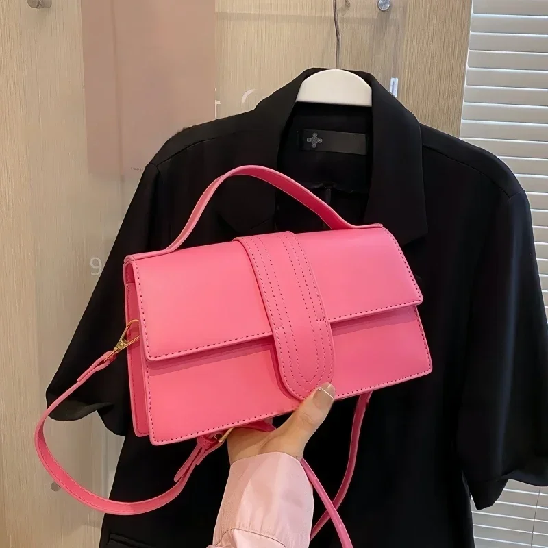 Square Bag Letter Women's Bag 2025 High-end Fashion Hundred Handbags Crossbody
Square Bag Letter Women's Bag 2025 High-end Fashion Hundred Handbags Crossbody
