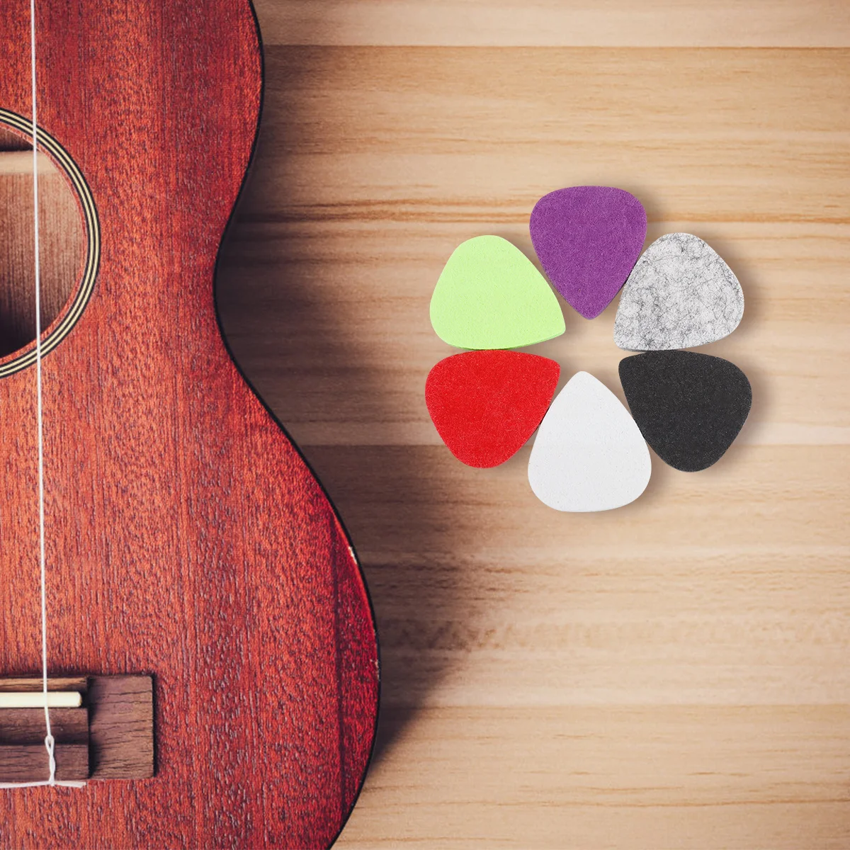 6Pcs Felt Guitar Pick Ukulele Pick High Pressure Wool Material Ultra Thin Light Strong Not Easy Break Wide Mouth Design Smooth
6Pcs Felt Guitar Pick Ukulele Pick High Pressure Wool Material Ultra Thin Light Strong Not Easy Break Wide Mouth Design Smooth