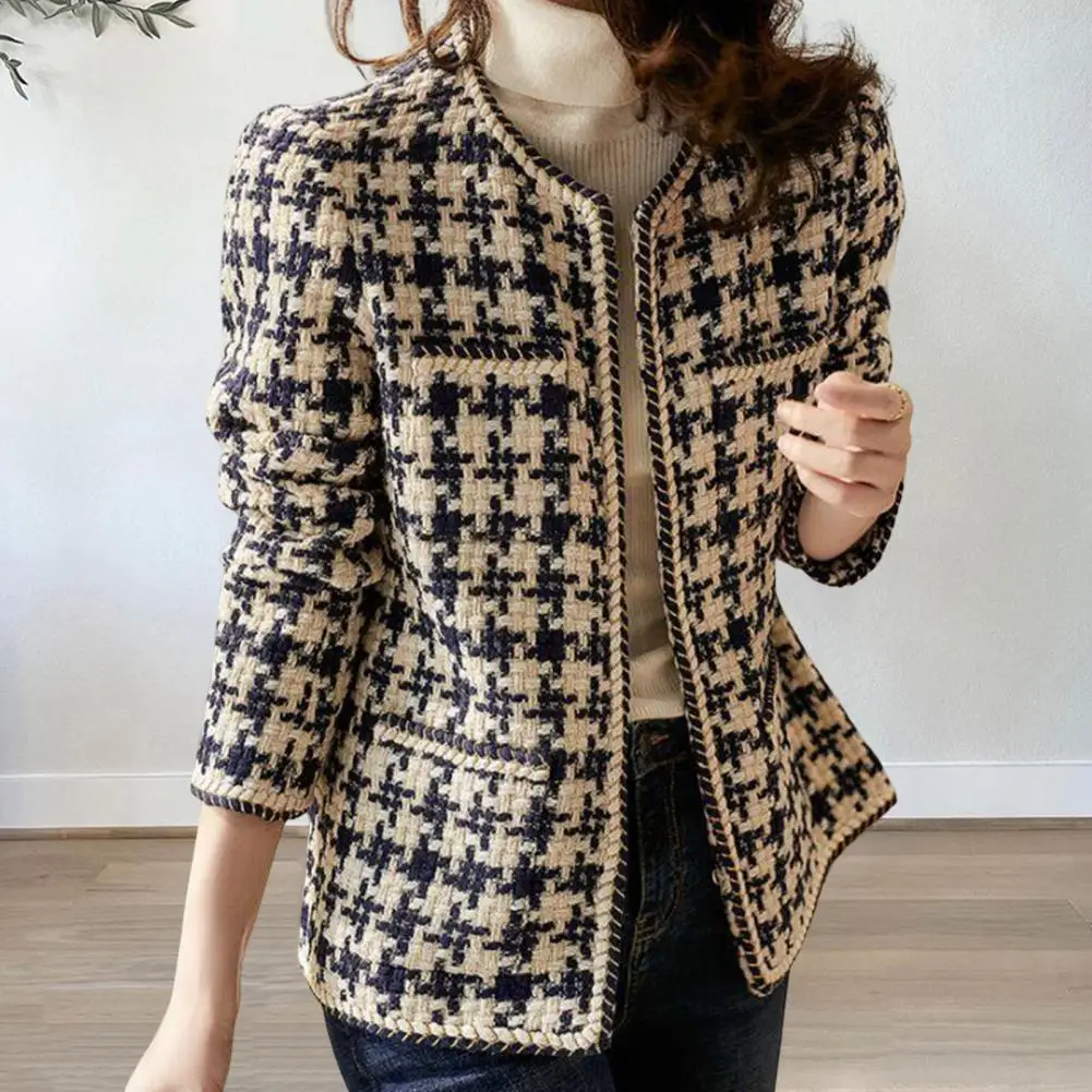 Trendy Comfortable Lady Winter Coat Contrast Color Lady Coat Rough Surface Lady Winter Coat for Daily Wear
Trendy Comfortable Lady Winter Coat Contrast Color Lady Coat Rough Surface Lady Winter Coat for Daily Wear