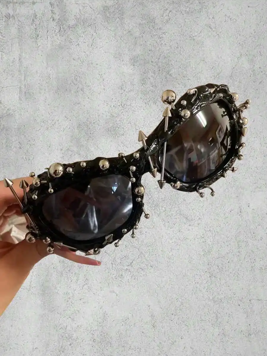 1pc Y2K Fashion Exquisite Handmade Nailed Oval Women's Fashion Glasses, Exquisite And Elegant,
1pc Y2K Fashion Exquisite Handmade Nailed Oval Women's Fashion Glasses, Exquisite And Elegant,