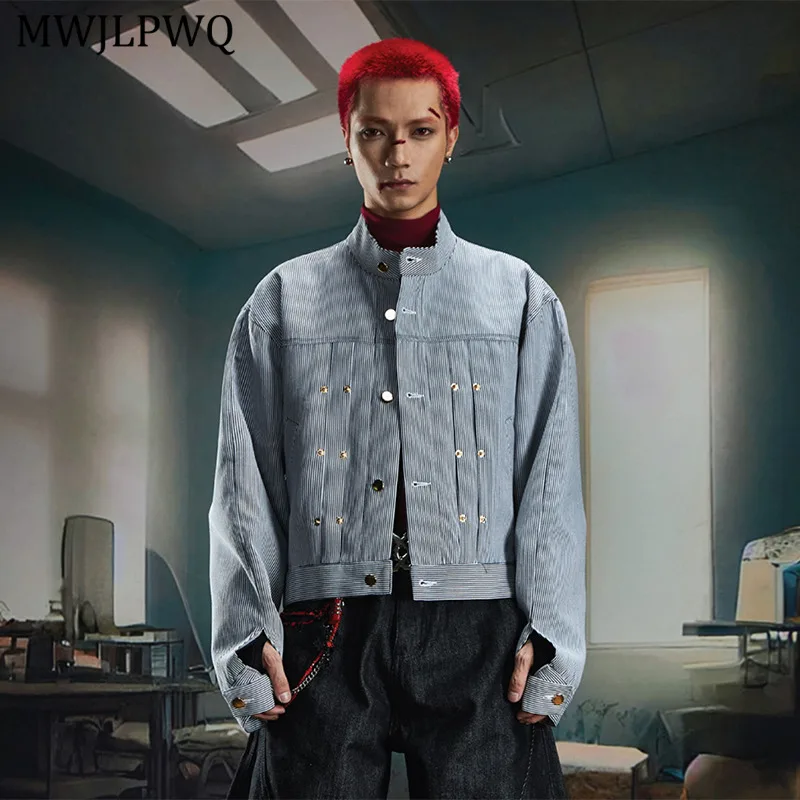 MWJLPWQ Men's Versatile Elegant Button Striped Short Jacket High Street Stand Collar Spliced Metal Hamdsome Casual Coat 11509
MWJLPWQ Men's Versatile Elegant Button Striped Short Jacket High Street Stand Collar Spliced Metal Hamdsome Casual Coat 11509