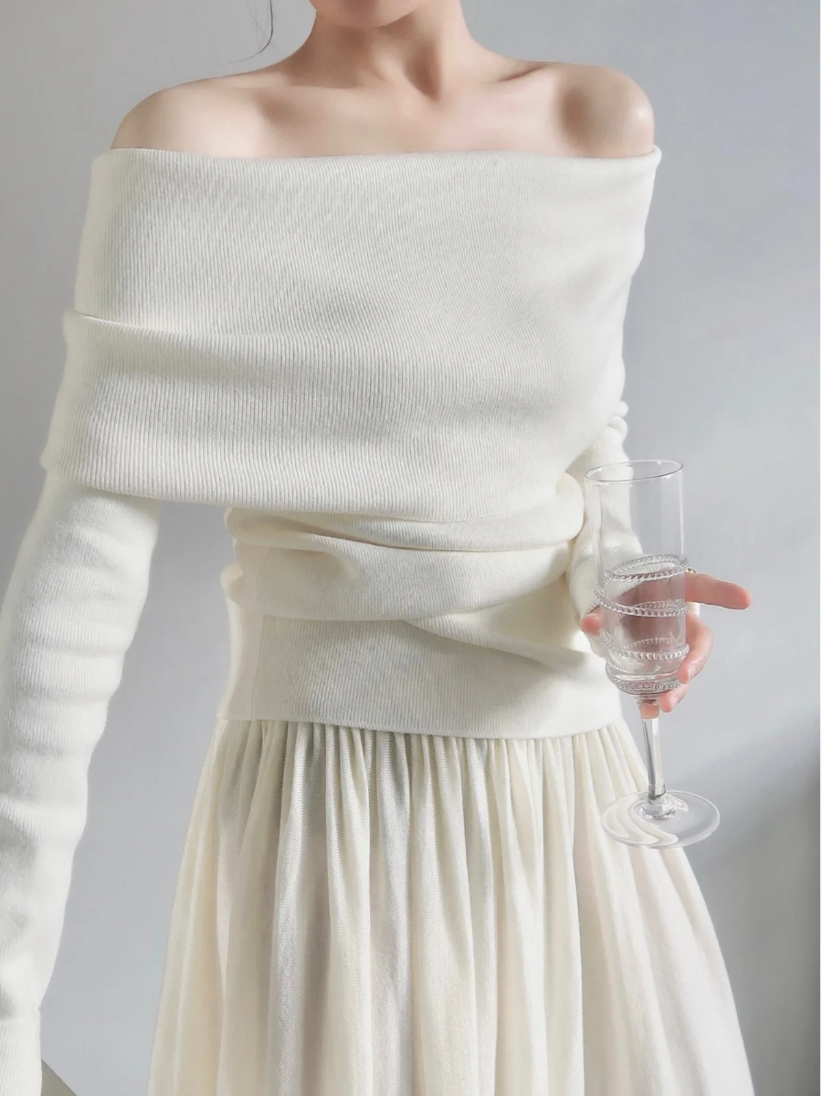 Сексуальный облегающий вязаный свитер на одно плечо с длинным рукавом, повседневный, для прогулок, подходит для женщин 8-24 лет, стандартная длина
Сексуальный облегающий вязаный свитер на одно плечо с длинным рукавом, повседневный, для прогулок, подходит для женщин 8-24 лет, стандартная длина