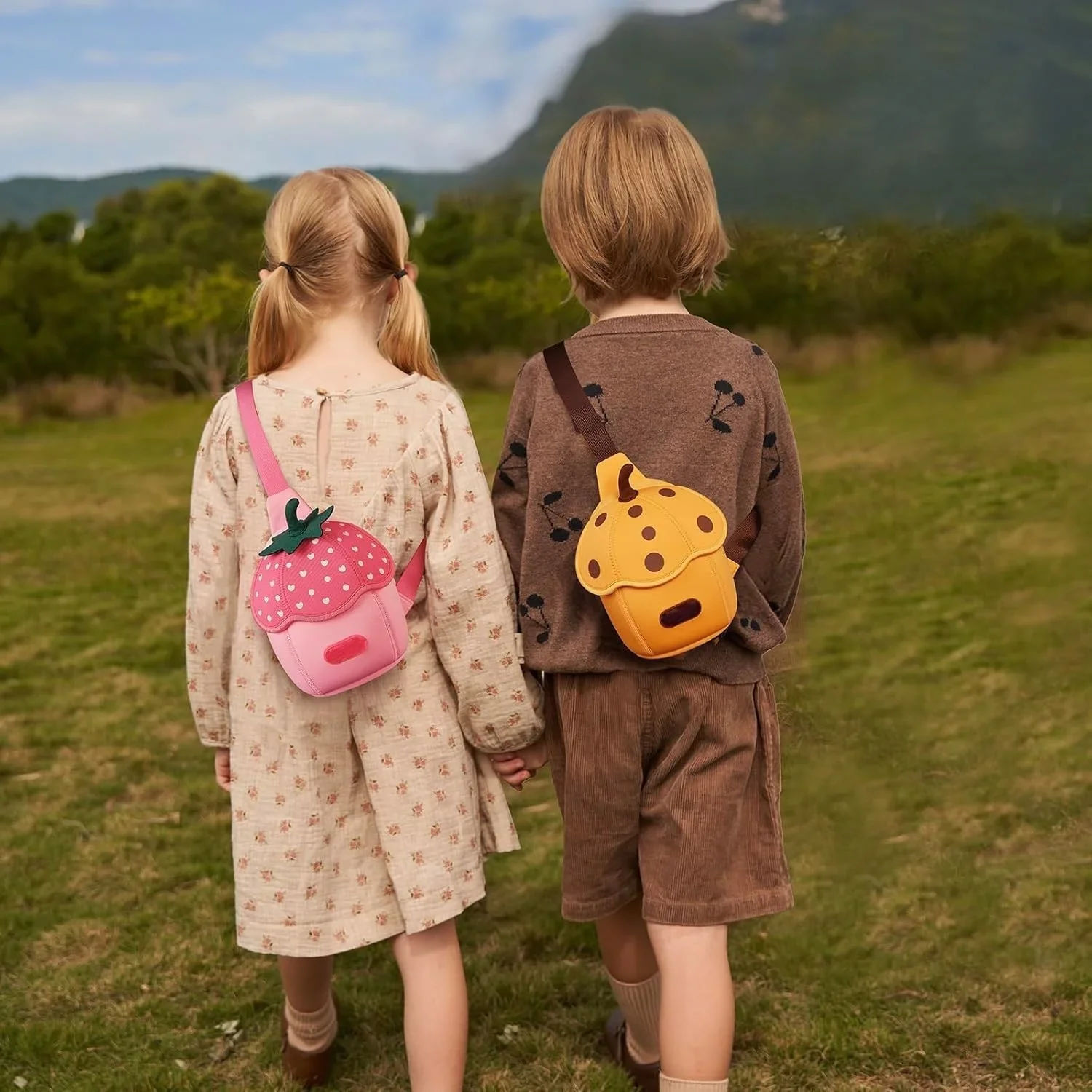 Baby Portable Strawberry Crossbody Bag Kids Cute Shoulder Bags Toddler Backpack Lightweight Large Capacity Boys Girls Backpacks
Baby Portable Strawberry Crossbody Bag Kids Cute Shoulder Bags Toddler Backpack Lightweight Large Capacity Boys Girls Backpacks
