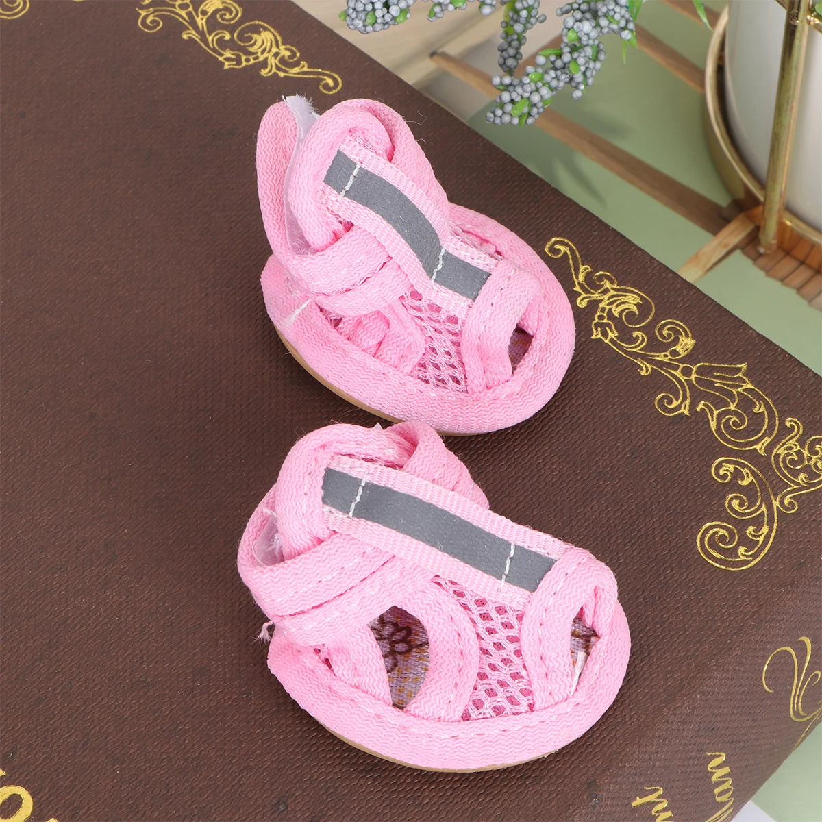 4pcs Dog Shoes Breathable Mesh Pet Sandals for Hot Pavement Summer Cooling Booties Size S M L XL XXL Flexible Sole
4pcs Dog Shoes Breathable Mesh Pet Sandals for Hot Pavement Summer Cooling Booties Size S M L XL XXL Flexible Sole
