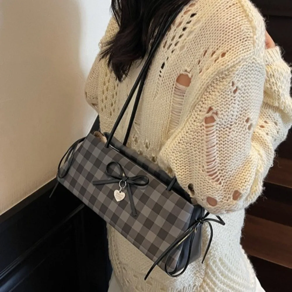 Простая клетчатая сумка с французской палкой Y2K, высококачественная сумка на плечо из искусственной кожи в корейском стиле, водонепроницаемые женские сумки с бантом под мышками
Простая клетчатая сумка с французской палкой Y2K, высококачественная сумка на плечо из искусственной кожи в корейском стиле, водонепроницаемые женские сумки с бантом под мышками