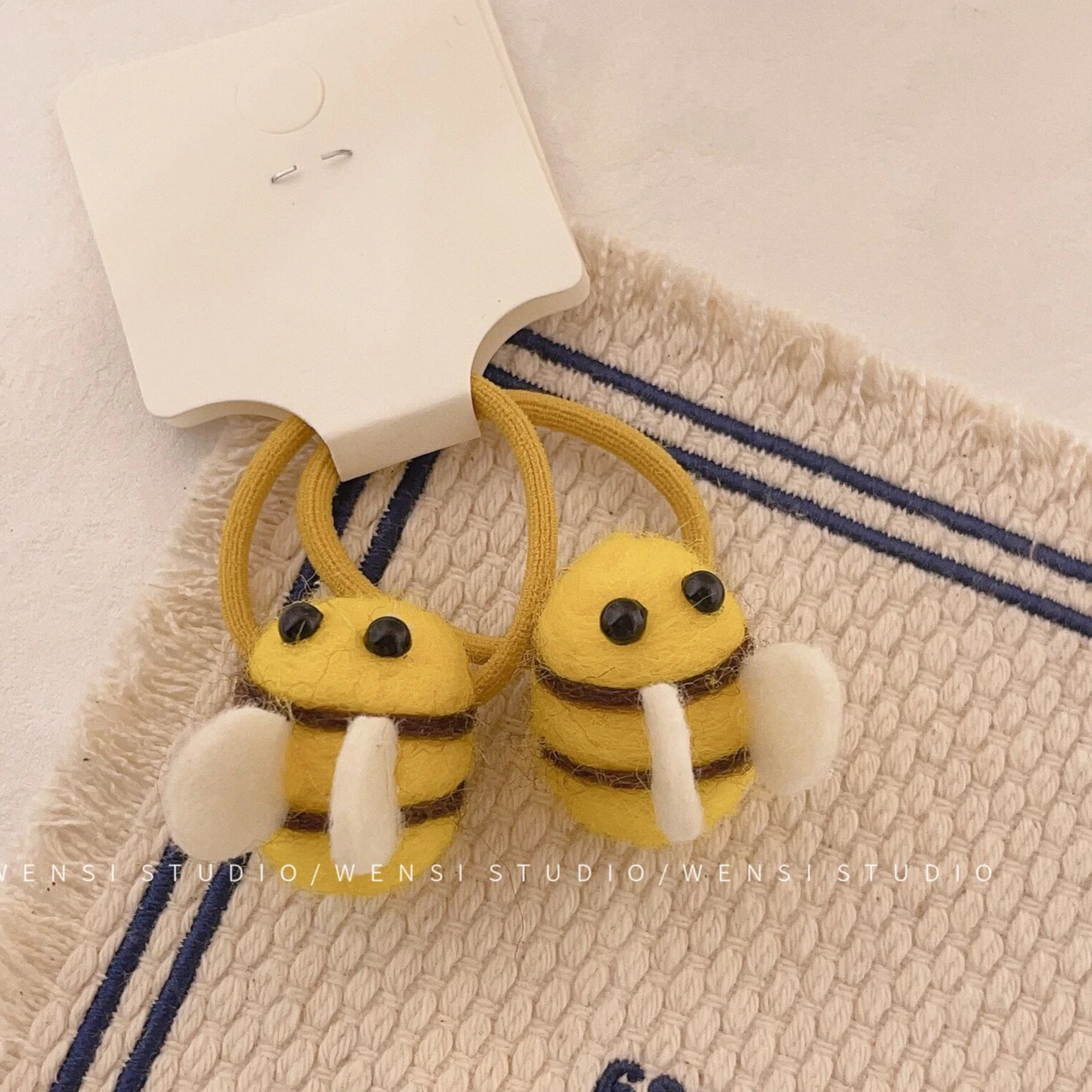 Winter Felt Hair Bands Korean Style Fruit Bunny Scrunchies Handmade Wool No Pull Elastic Kids Non Snag Hair Ties Set for Girls
Winter Felt Hair Bands Korean Style Fruit Bunny Scrunchies Handmade Wool No Pull Elastic Kids Non Snag Hair Ties Set for Girls