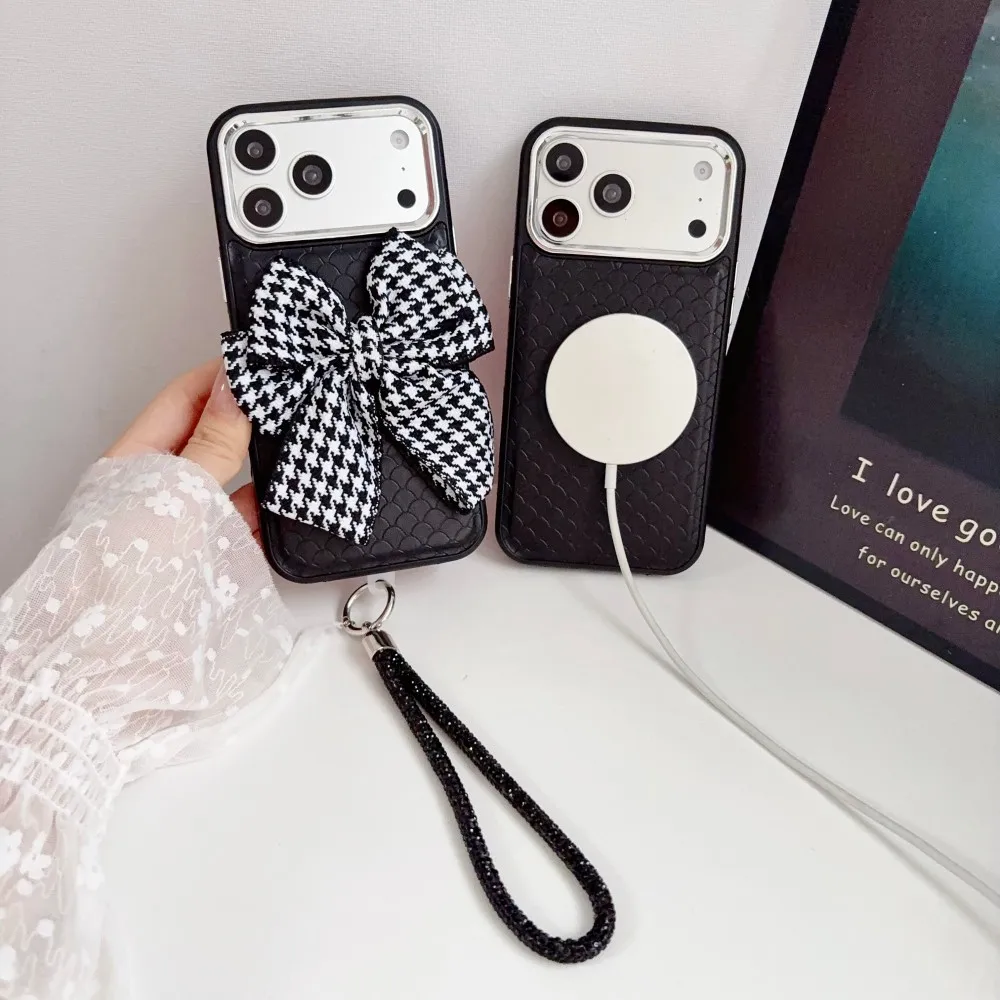 Shockproof Stylish Back Case Cover Wave Cover With Bracelet Luxury Bow Leather Phone Case for IPhone 16 15 14 13 12 17 Pro Max
Shockproof Stylish Back Case Cover Wave Cover With Bracelet Luxury Bow Leather Phone Case for IPhone 16 15 14 13 12 17 Pro Max