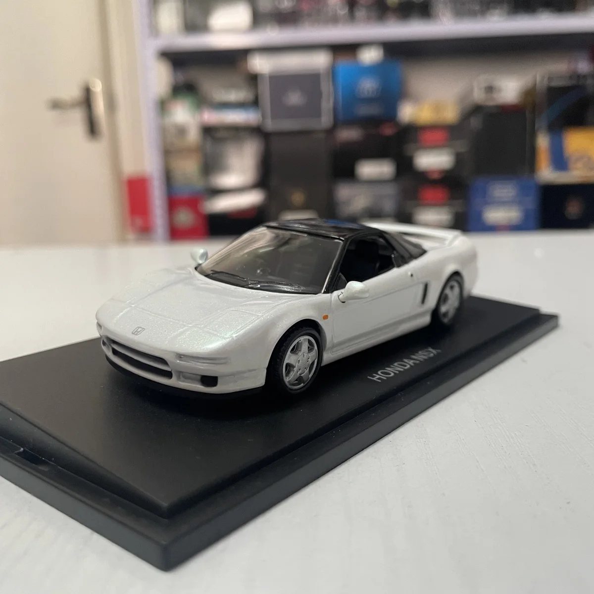Autostrada 1:43 Scale Diecast Alloy Honda NSX NA1 Toys Sports Cars Model Classics Nostalgia Adult Gifts Souvenir Static Display
Autostrada 1:43 Scale Diecast Alloy Honda NSX NA1 Toys Sports Cars Model Classics Nostalgia Adult Gifts Souvenir Static Display