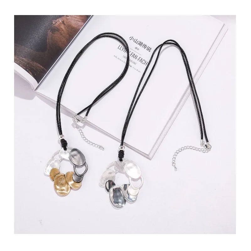 Popular Women's Alloy Splicing Long Style Jewelry Retro Simple Necklace Pendant Sweater Chain
Popular Women's Alloy Splicing Long Style Jewelry Retro Simple Necklace Pendant Sweater Chain