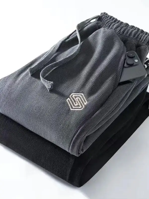 Мужские утепленные брюки на флисовой подкладке для осени и зимы, укороченные, с низкой талией, из полиэстера, модные, городские, стильные
Мужские утепленные брюки на флисовой подкладке для осени и зимы, укороченные, с низкой талией, из полиэстера, модные, городские, стильные