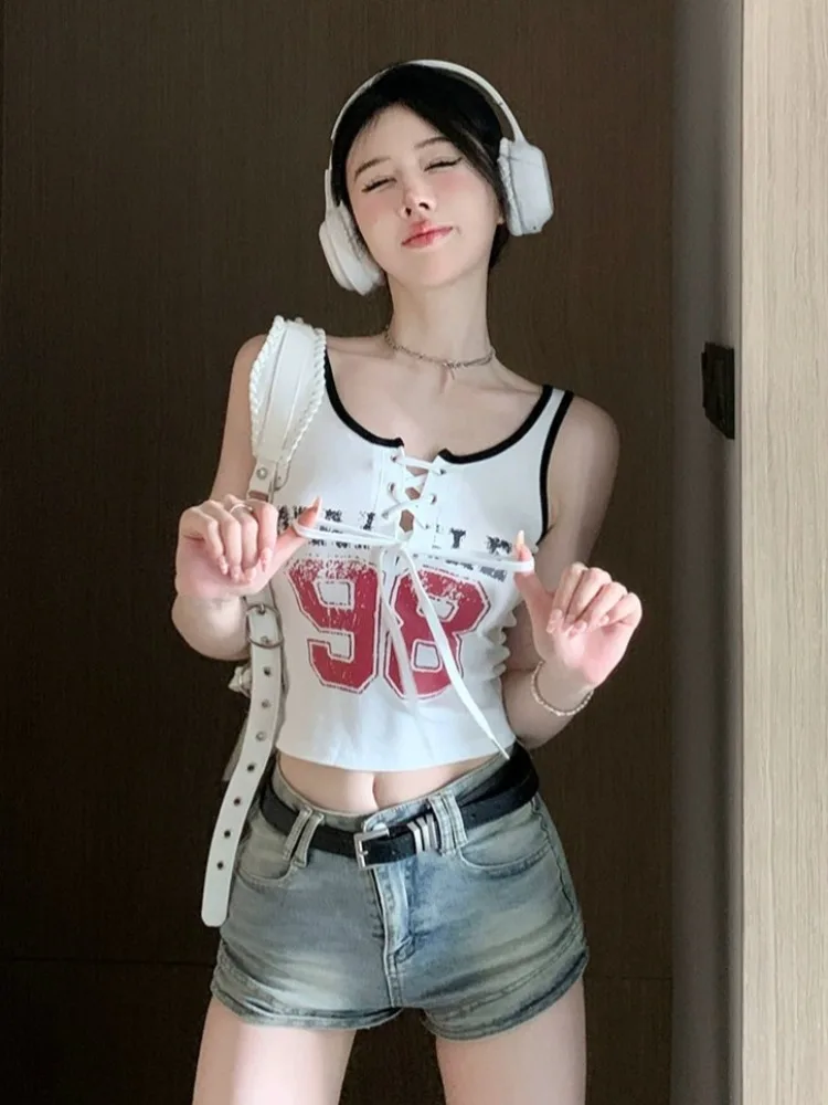 Retro American Letter Strap Vest Women's Summer Spicy Girl Tie Waist Slim Fit Inner Wear Short Top Outerwear
Retro American Letter Strap Vest Women's Summer Spicy Girl Tie Waist Slim Fit Inner Wear Short Top Outerwear