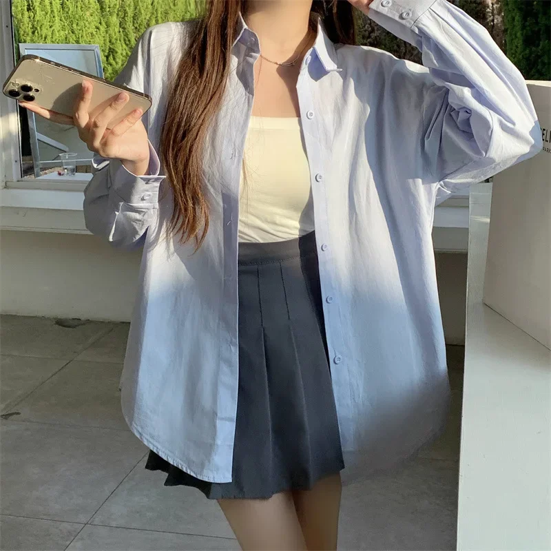 Новая весенняя блузка 2025 года: классический свободный кардиган в цвете «дофамин», тонкая верхняя блузка
Новая весенняя блузка 2025 года: классический свободный кардиган в цвете «дофамин», тонкая верхняя блузка