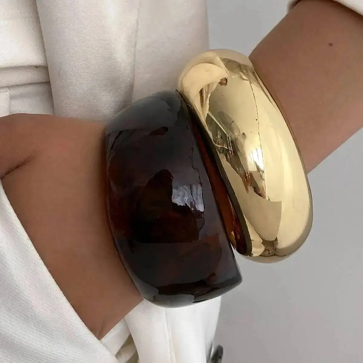 Women's Boho Punk Chunky Resin Bangles with Geometric Metal Bracelets Trendy Irregular Grunge Steampunk Jewelry for Fashionistas
Women's Boho Punk Chunky Resin Bangles with Geometric Metal Bracelets Trendy Irregular Grunge Steampunk Jewelry for Fashionistas