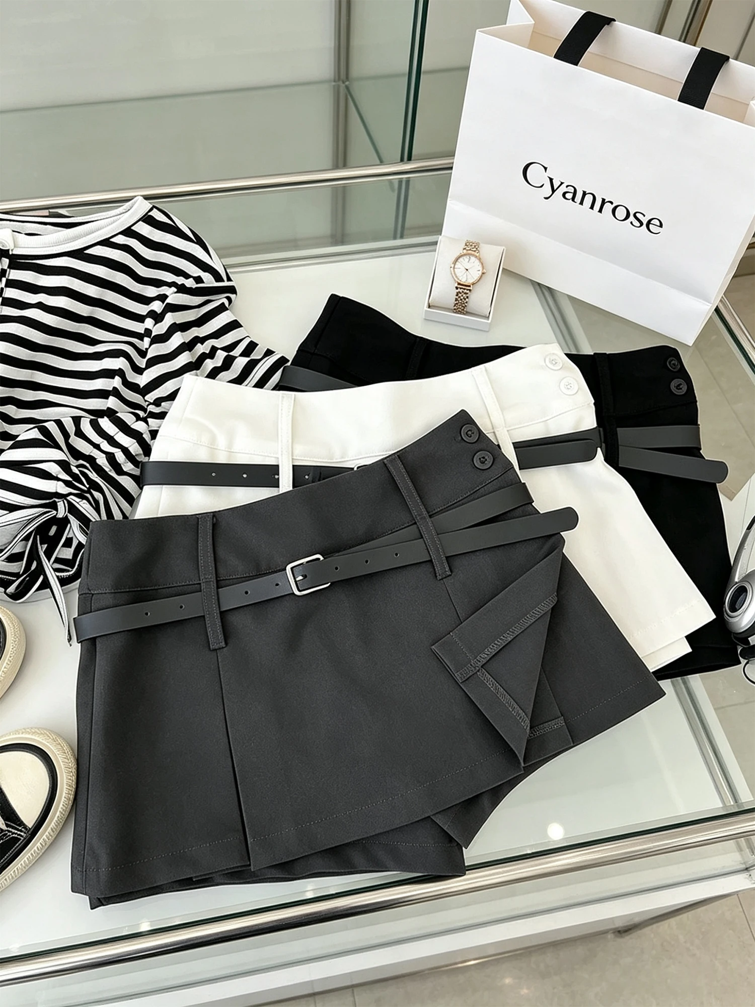 Women Grey Pleated Mini Skirt Y2K Gyaru Shorts Skirt Korean Style Stylish High Waist A-line Skirt for Women Clothes Summer 2026
Women Grey Pleated Mini Skirt Y2K Gyaru Shorts Skirt Korean Style Stylish High Waist A-line Skirt for Women Clothes Summer 2026