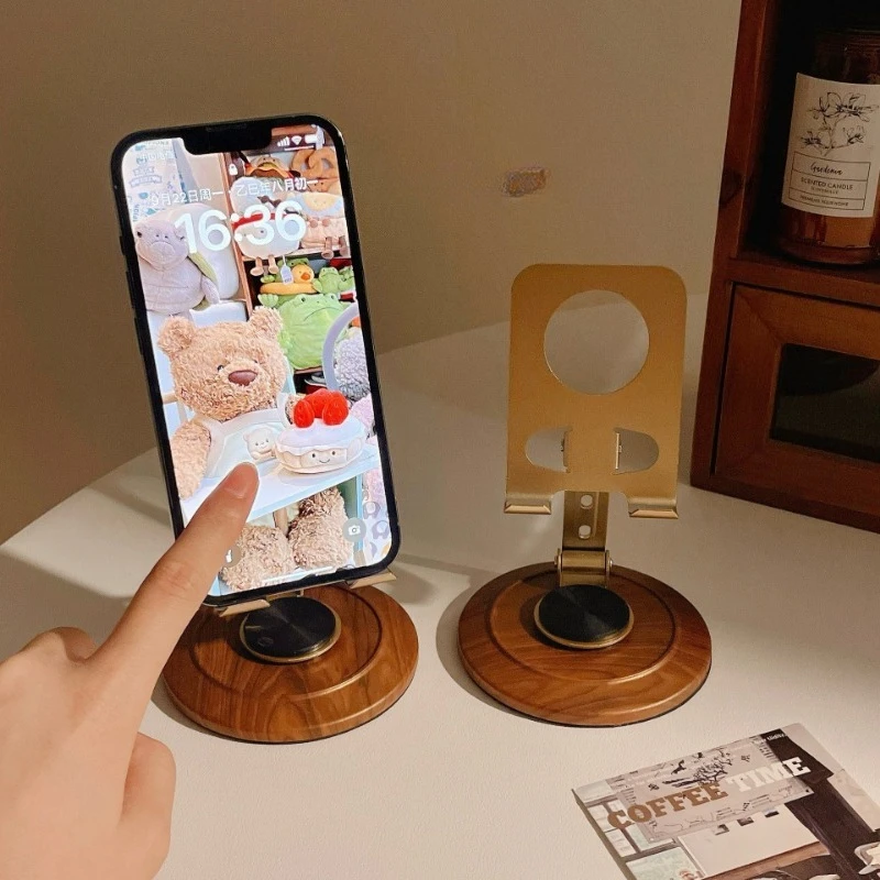 Premium Retro Wood Grain Phone Stand, 360° Rotatable Desktop Lazy Holder Ins Style Bracket For Hands-Free Video Watching
Premium Retro Wood Grain Phone Stand, 360° Rotatable Desktop Lazy Holder Ins Style Bracket For Hands-Free Video Watching