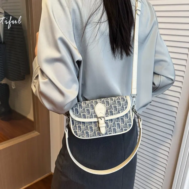 Stylish Storage Diaper Bag Women's Luxury Leather Tote Vintage Crossbody Bag Minimalist Designer Large Capacity Practical
Stylish Storage Diaper Bag Women's Luxury Leather Tote Vintage Crossbody Bag Minimalist Designer Large Capacity Practical