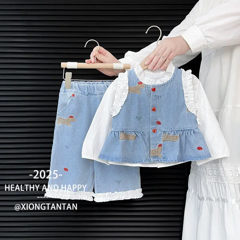 Girls' set Spring and Autumn new style children's baby denim vest shirt wide leg pants three piece set Korean version
Girls' set Spring and Autumn new style children's baby denim vest shirt wide leg pants three piece set Korean version