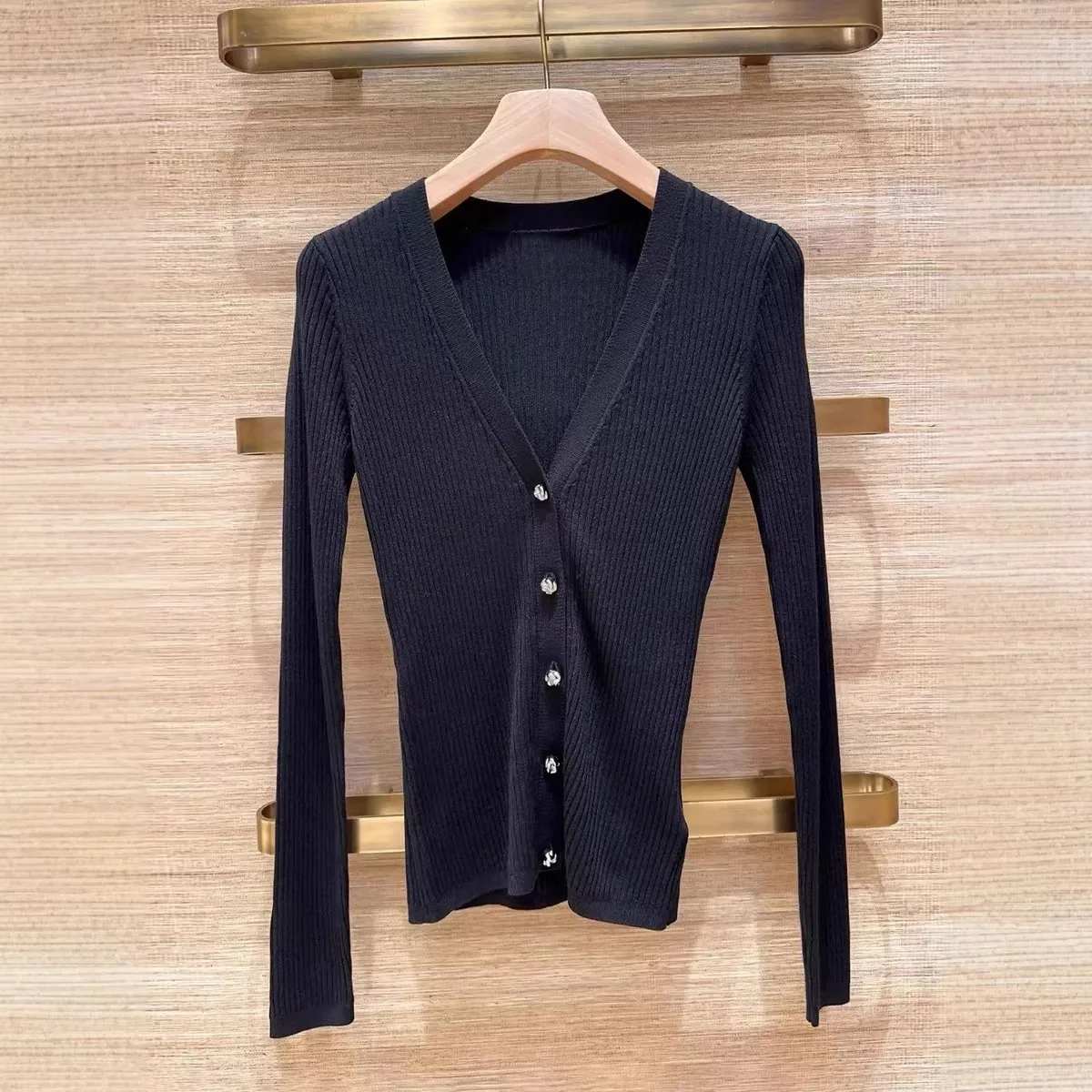 2026 Spring Women Slim Knitted Cardigan Ribbed V-Neck Long Sleeve Single Breasted Casual Female Sweater
2026 Spring Women Slim Knitted Cardigan Ribbed V-Neck Long Sleeve Single Breasted Casual Female Sweater