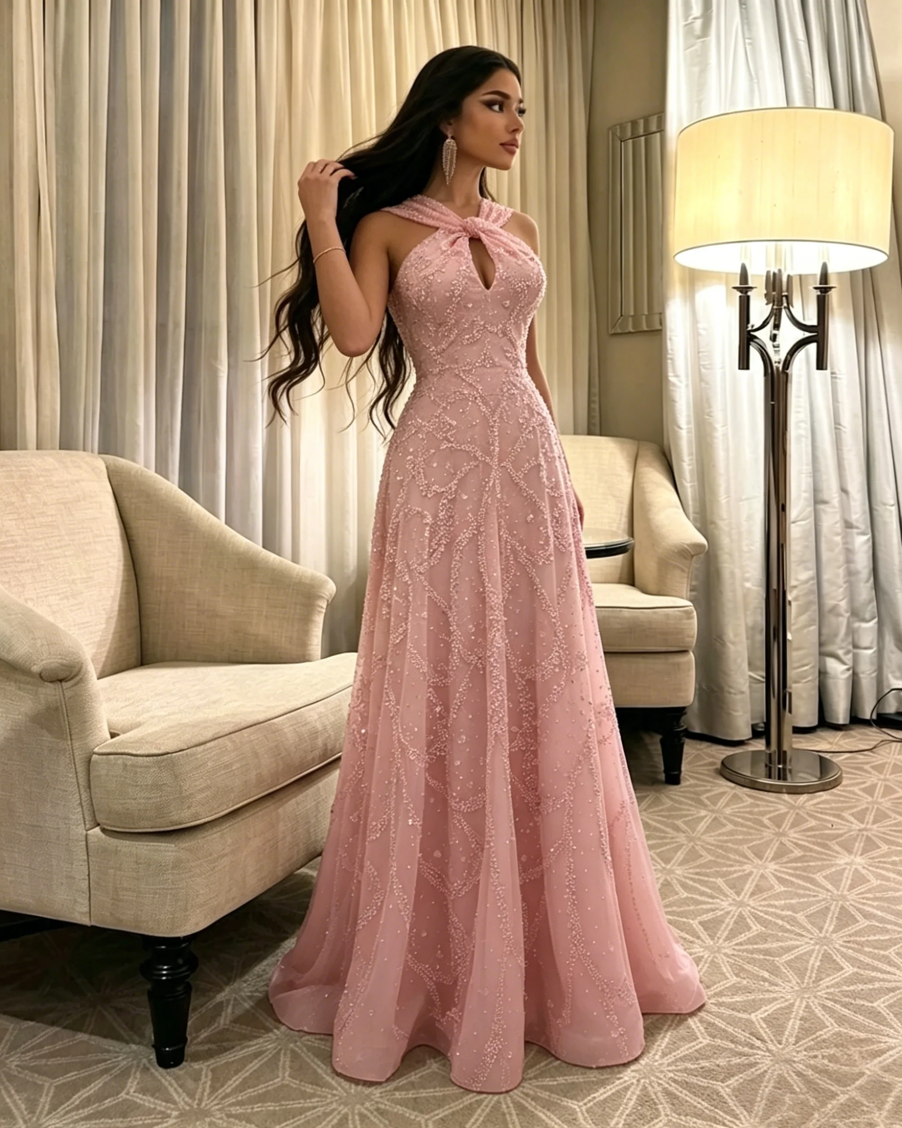 Customized EGS 2026 New Gradient Pink Beaded Evening Dress Twisted Halter A-Line Dubai Arabic Women Formal Party Gown
Customized EGS 2026 New Gradient Pink Beaded Evening Dress Twisted Halter A-Line Dubai Arabic Women Formal Party Gown
