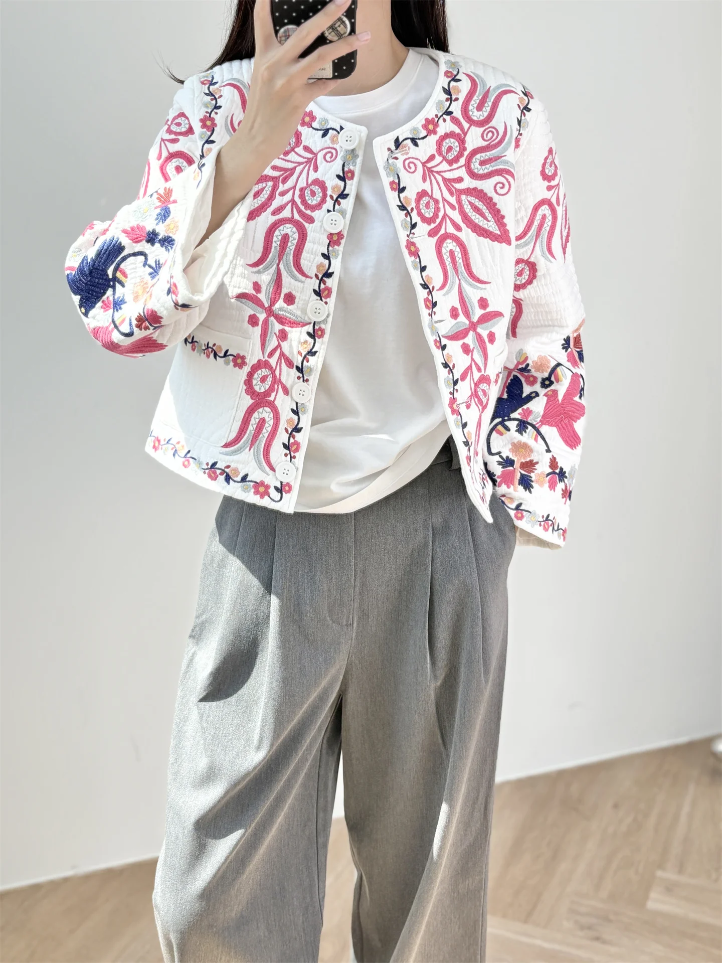 Faionable Ethnic Embroidery round Ne Bell Sve Jaet Sli Quilted Top Women's Loose Fit ort Coat Button Closure
Faionable Ethnic Embroidery round Ne Bell Sve Jaet Sli Quilted Top Women's Loose Fit ort Coat Button Closure