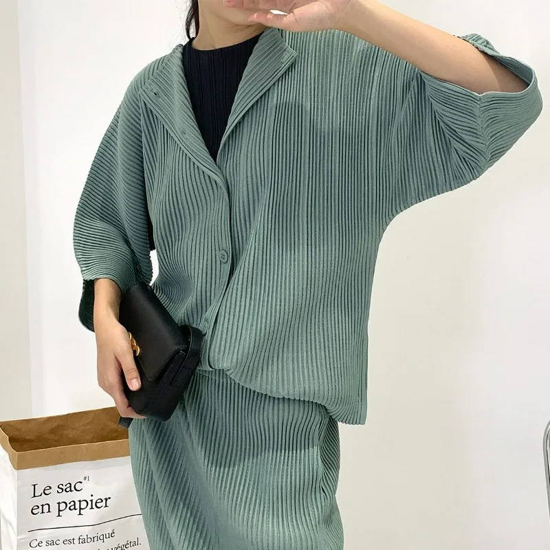 Miyake Pleated Single Breasted Coat Fashion Solid Round Neck 5/4 Sleeve Top Autumn Versatile Short Coat Jackets for Women
Miyake Pleated Single Breasted Coat Fashion Solid Round Neck 5/4 Sleeve Top Autumn Versatile Short Coat Jackets for Women