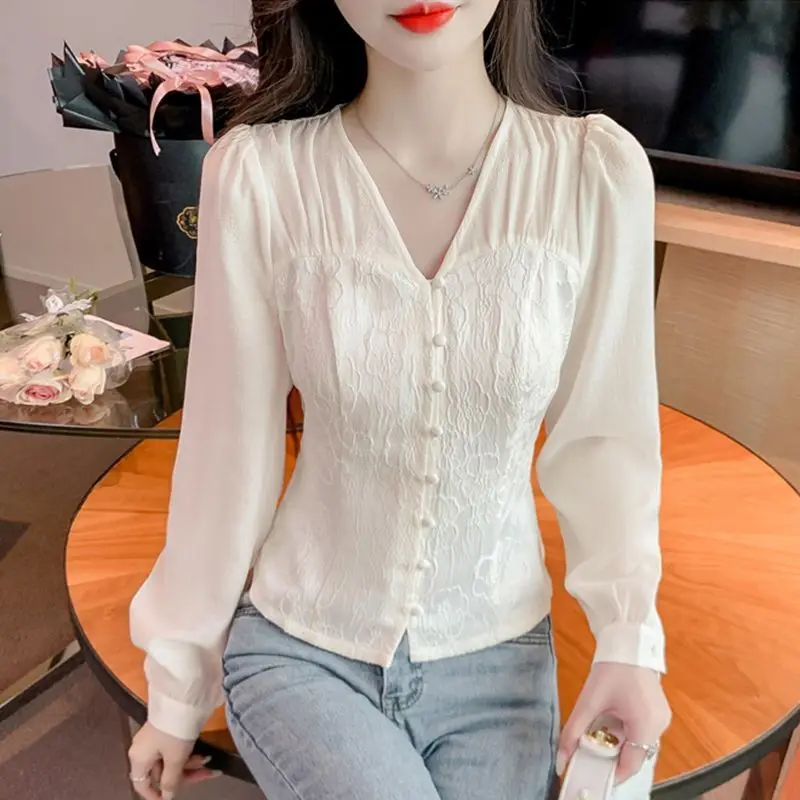 New Chinese Style V-neck Embroidered Long-sleeved Chiffon for Women New National Shirt with Temperament
New Chinese Style V-neck Embroidered Long-sleeved Chiffon for Women New National Shirt with Temperament