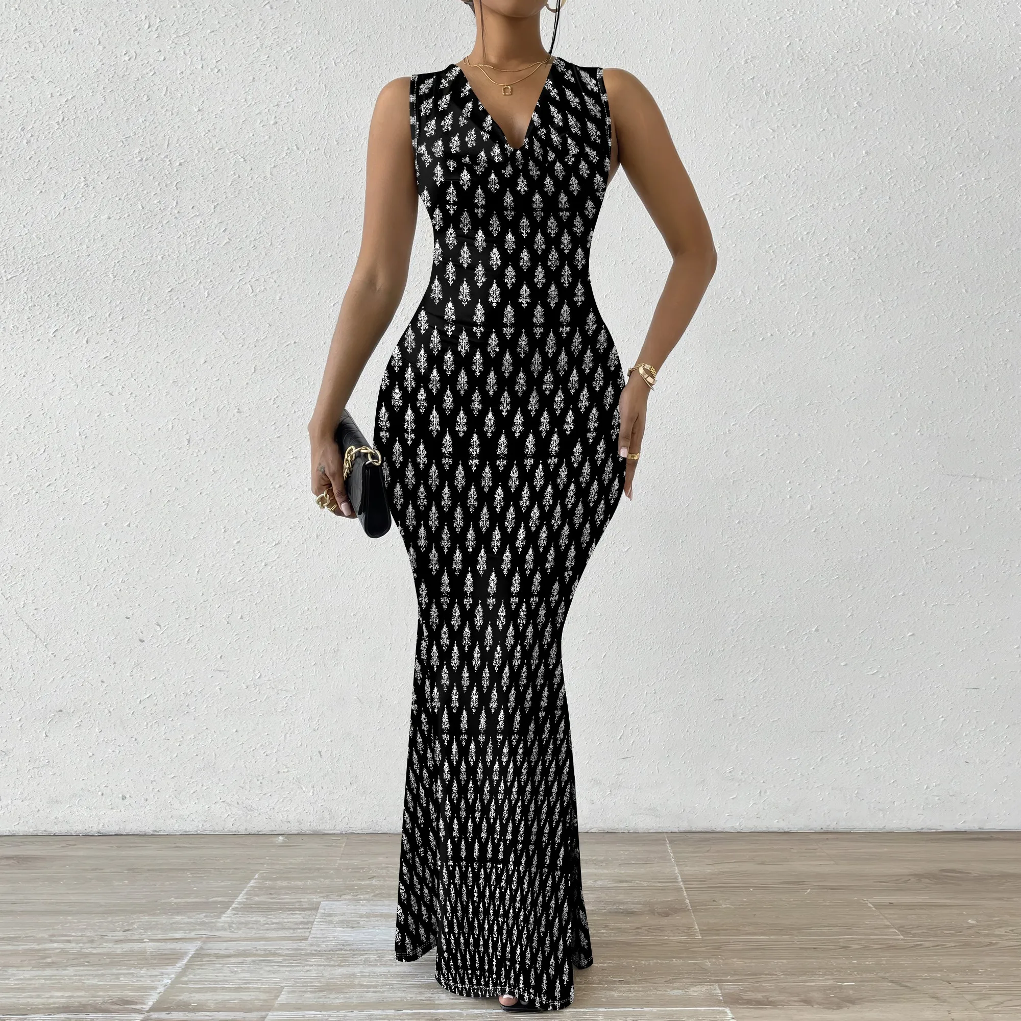 Christmas Tree Print Maxi Dress Black & White XS-2XL Slim Fit Winter Holiday Party Gown for Women
Christmas Tree Print Maxi Dress Black & White XS-2XL Slim Fit Winter Holiday Party Gown for Women