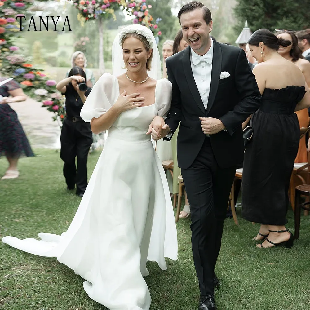 Square Collar Organza Satin Wedding Dresses For Women Puffy Short Sleeves A Line Bridal Party Dress Elegant Backless Bridal Gown
Square Collar Organza Satin Wedding Dresses For Women Puffy Short Sleeves A Line Bridal Party Dress Elegant Backless Bridal Gown