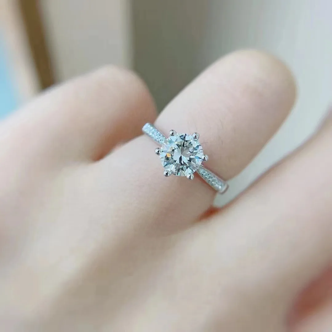 Hot-selling 1-carat Moissanite silver ring for a lifetime, a fresh and sweet feminine jewelry piece MJZ-122
Hot-selling 1-carat Moissanite silver ring for a lifetime, a fresh and sweet feminine jewelry piece MJZ-122