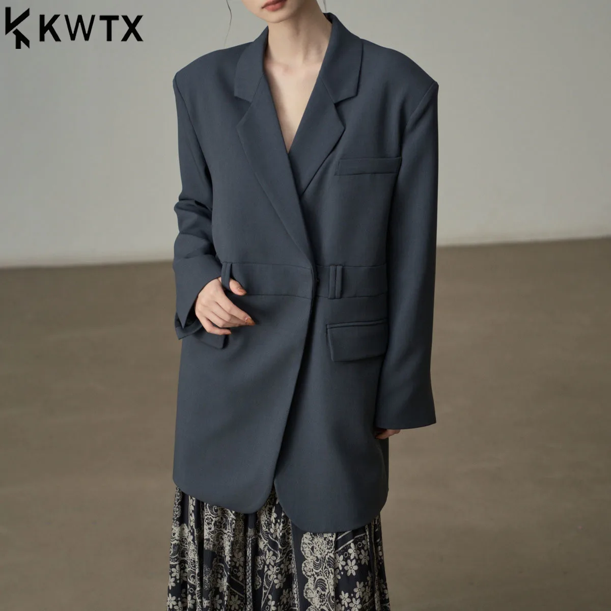 KWTX женский повседневный однотонный пиджак миди в стиле пэчворк с лацканами, элегантный шикарный винтажный новый осень-зима 2025, удобный, высокое качество
KWTX женский повседневный однотонный пиджак миди в стиле пэчворк с лацканами, элегантный шикарный винтажный новый осень-зима 2025, удобный, высокое качество