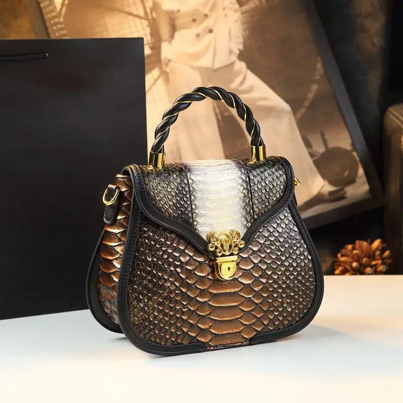 Luxury Designer Brand New High-quality Fashion Color Contrast Leather Shoulder Cross Bag Women's Snake Print Handbag Hot Sale
Luxury Designer Brand New High-quality Fashion Color Contrast Leather Shoulder Cross Bag Women's Snake Print Handbag Hot Sale