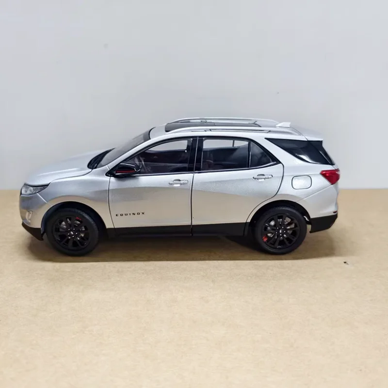 Diecast 1:18 Scale Equinox Redline SUV Alloy Car Model Finished Simulation Collection Decoration Gift Display
Diecast 1:18 Scale Equinox Redline SUV Alloy Car Model Finished Simulation Collection Decoration Gift Display