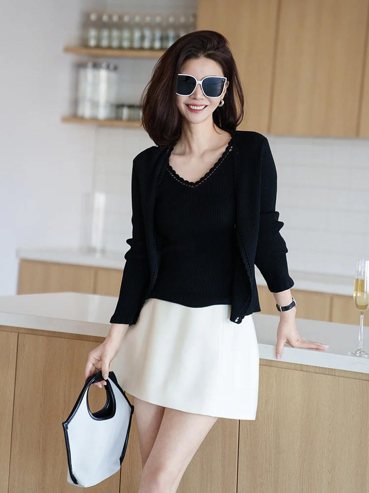 VESSI Gold President "Cloud Silk Whisper" Handmade Hooked Flower V-neck Slimming Knitted Shirt Silk Lyocell Long Sleeve Women...
VESSI Gold President "Cloud Silk Whisper" Handmade Hooked Flower V-neck Slimming Knitted Shirt Silk Lyocell Long Sleeve Women...