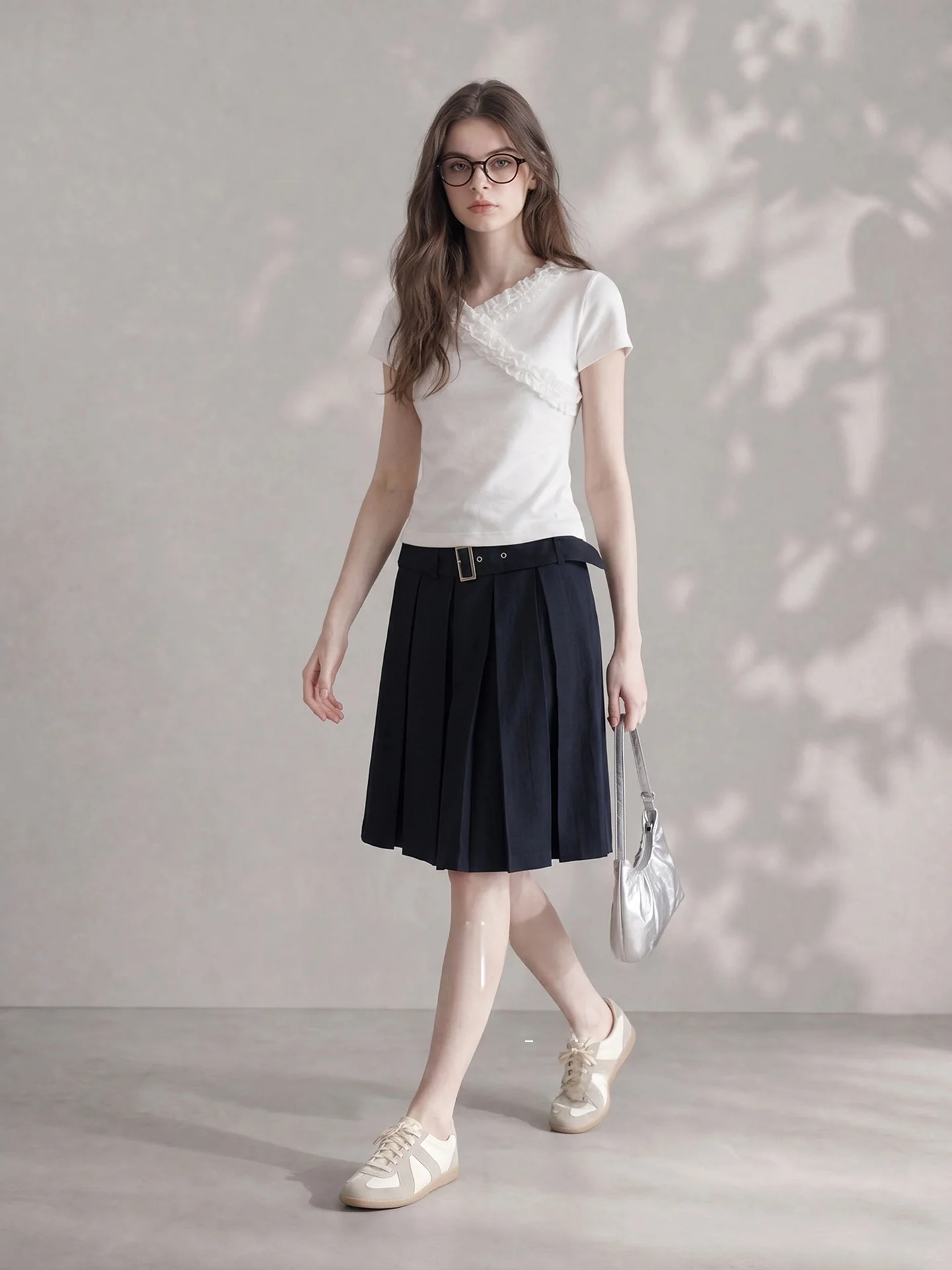 Elegant High Waist Black Pleated Skirt for Women Breathable Polyester Fiber Office Wear Summer New Style HUAAPPUW
Elegant High Waist Black Pleated Skirt for Women Breathable Polyester Fiber Office Wear Summer New Style HUAAPPUW