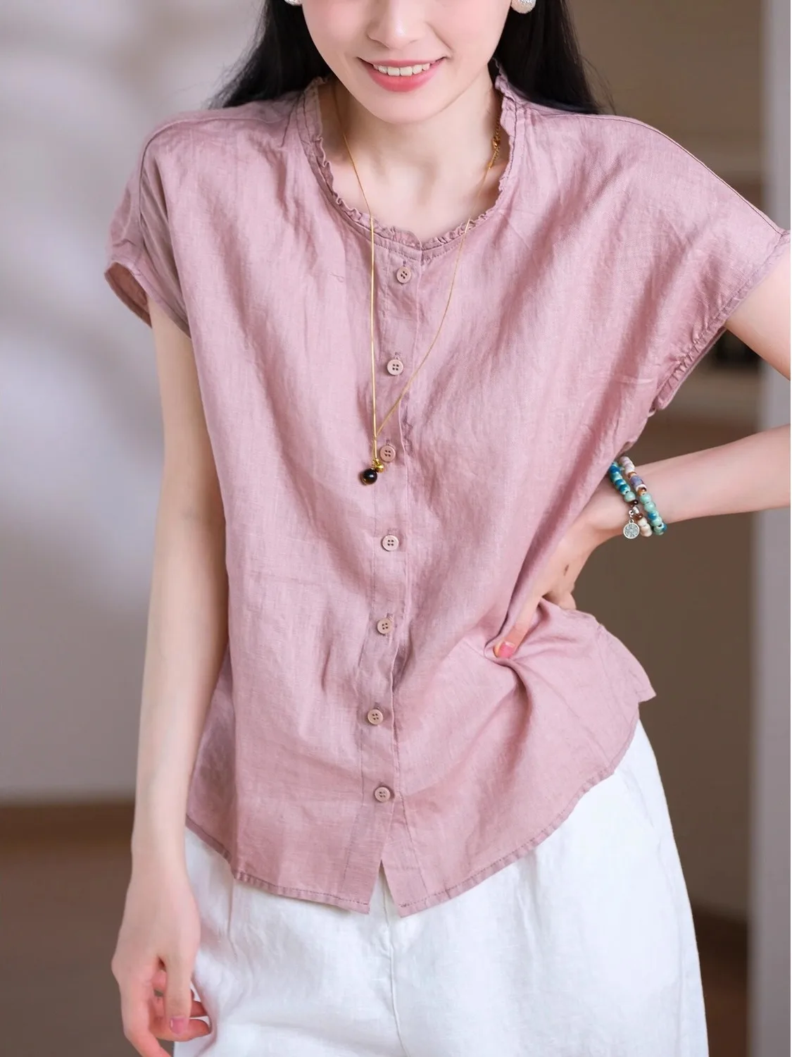 Summer New Women's Soft Skin-friendly Artistic Short Sleeve Shirt Floral Design Casual Versatile Stylish Chinese Brand
Summer New Women's Soft Skin-friendly Artistic Short Sleeve Shirt Floral Design Casual Versatile Stylish Chinese Brand