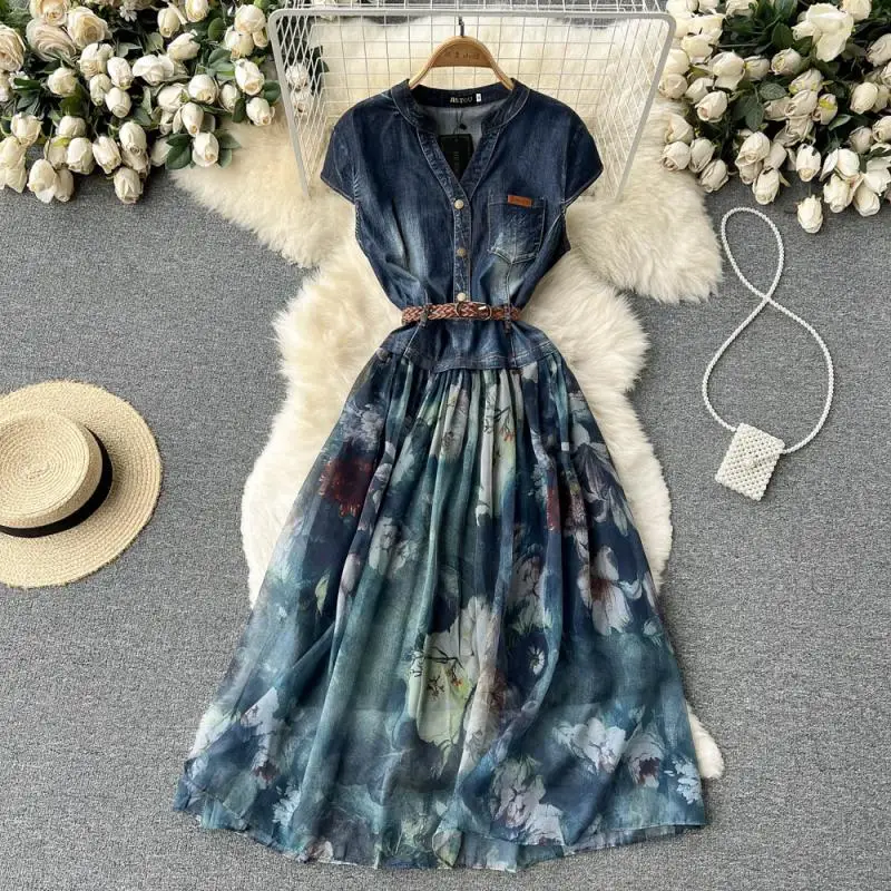 Womanly Lady Temperament V-neck Denim Splicing Straps Waisted Chiffon Print Dress Elegant Swing Long Skirt
Womanly Lady Temperament V-neck Denim Splicing Straps Waisted Chiffon Print Dress Elegant Swing Long Skirt