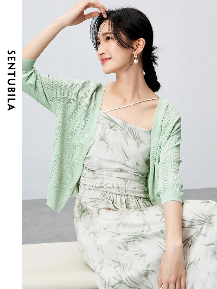 SENTUBILA V Neck Three Quarter Sleeve Knitted Cardigan 2025 Spring Commute Single Breasted Luxury Coat Womens Tops W42H54696
SENTUBILA V Neck Three Quarter Sleeve Knitted Cardigan 2025 Spring Commute Single Breasted Luxury Coat Womens Tops W42H54696