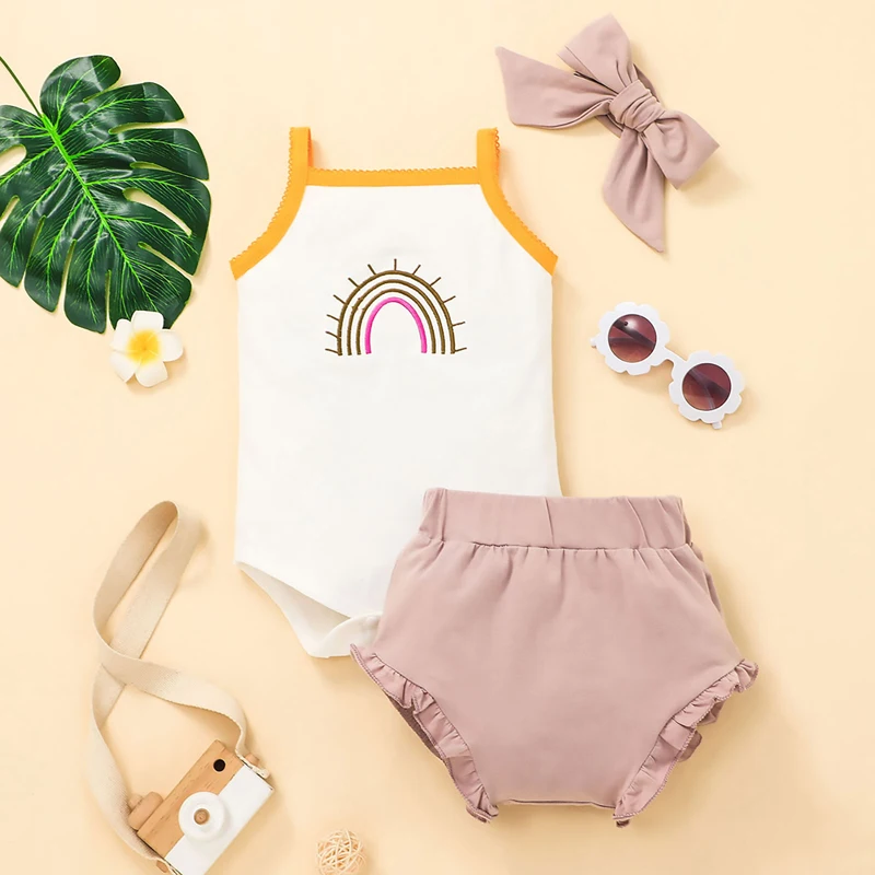 Комплект из футболки с короткими рукавами и джинсовых шорт для маленьких мальчиков с подходящей бейсбольной кепкой, детский летний наряд для игр
Комплект из футболки с короткими рукавами и джинсовых шорт для маленьких мальчиков с подходящей бейсбольной кепкой, детский летний наряд для игр