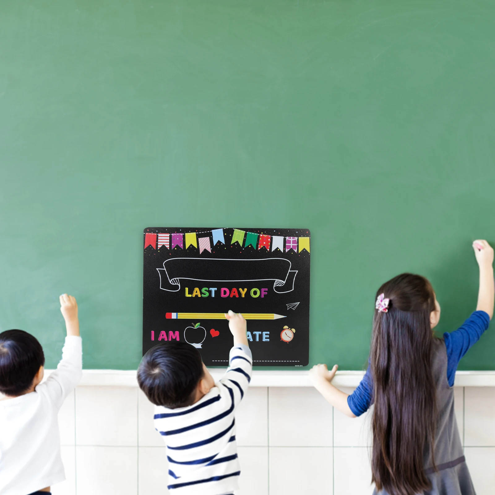 Graduation Photo Hanging Sign Mini Blackboard Erasable Chalkboard Kids Writing School Accessory Lightweight
Graduation Photo Hanging Sign Mini Blackboard Erasable Chalkboard Kids Writing School Accessory Lightweight
