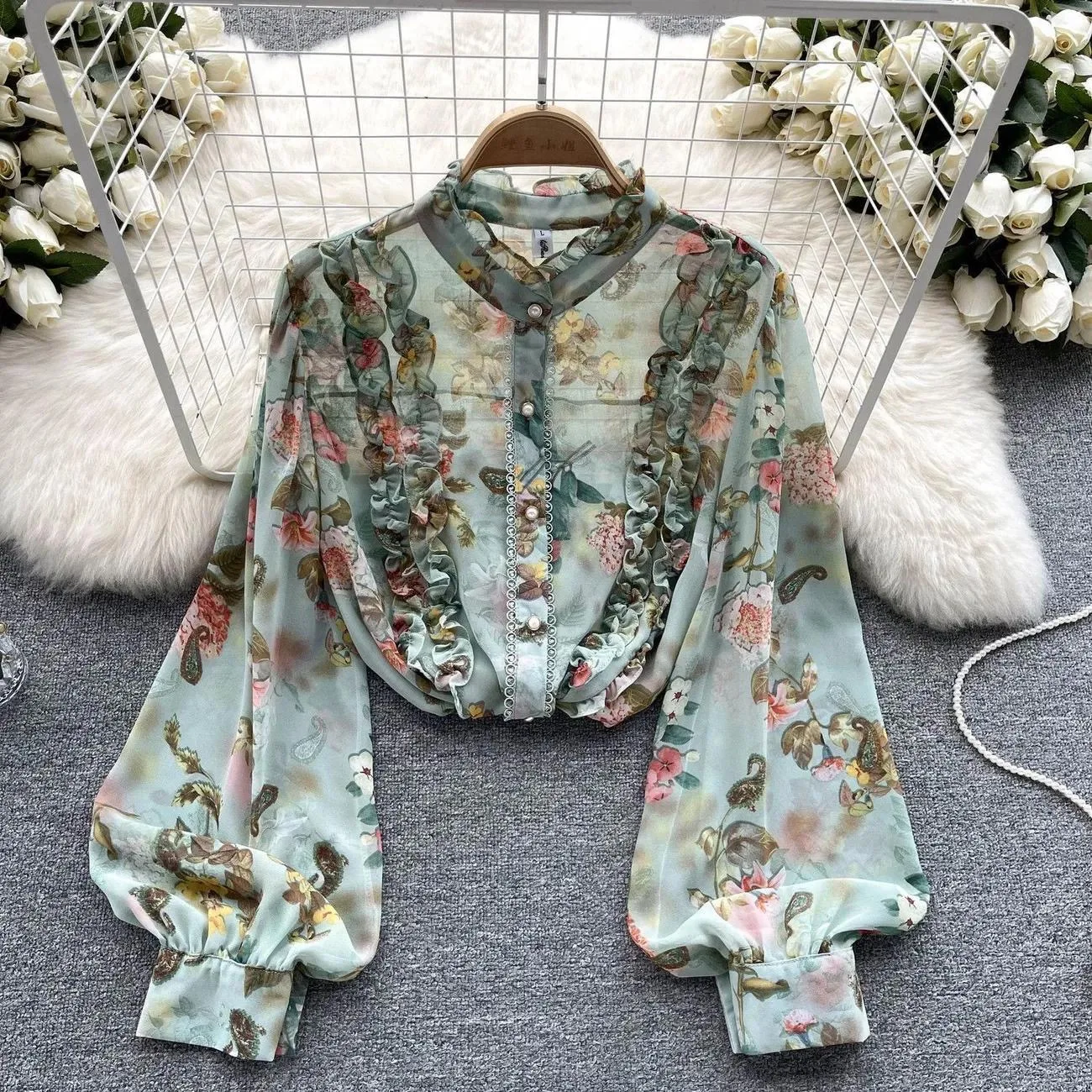 Spring 2024 Women's Luxury Floral Long Sve irt Vintage Wood ain Design Comfortable Breathable Polyester Casual irt
Spring 2024 Women's Luxury Floral Long Sve irt Vintage Wood ain Design Comfortable Breathable Polyester Casual irt