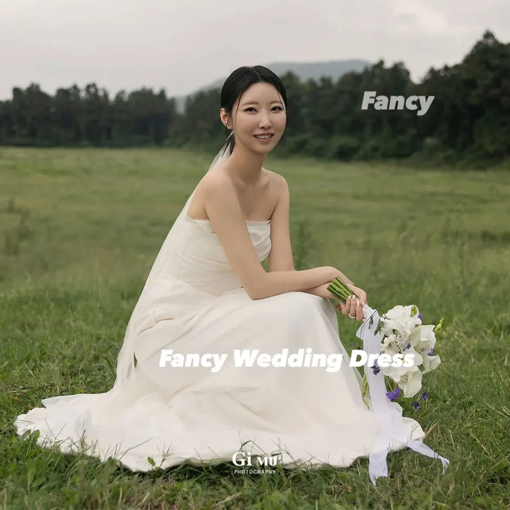 Fancy Simple Korea Strapless Wedding Dress A Line Soft Satin Prom Gown Floor Length Back Corset Customized
Fancy Simple Korea Strapless Wedding Dress A Line Soft Satin Prom Gown Floor Length Back Corset Customized