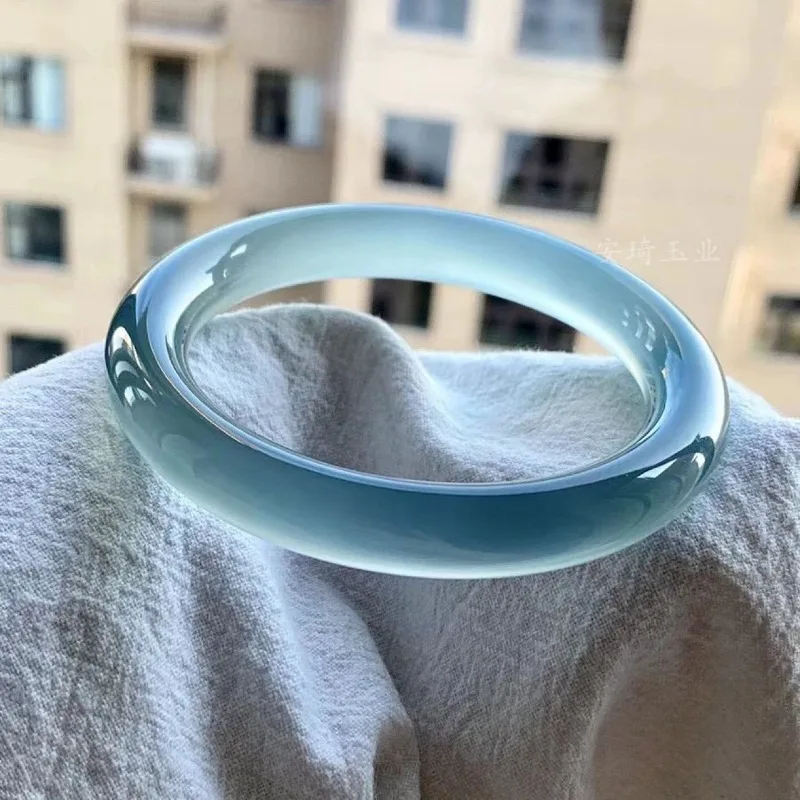 National Style Sea Blue Mystery Round Bar Lake Water Blue Bracelet Ice Quartzite Jade Bracelet
National Style Sea Blue Mystery Round Bar Lake Water Blue Bracelet Ice Quartzite Jade Bracelet