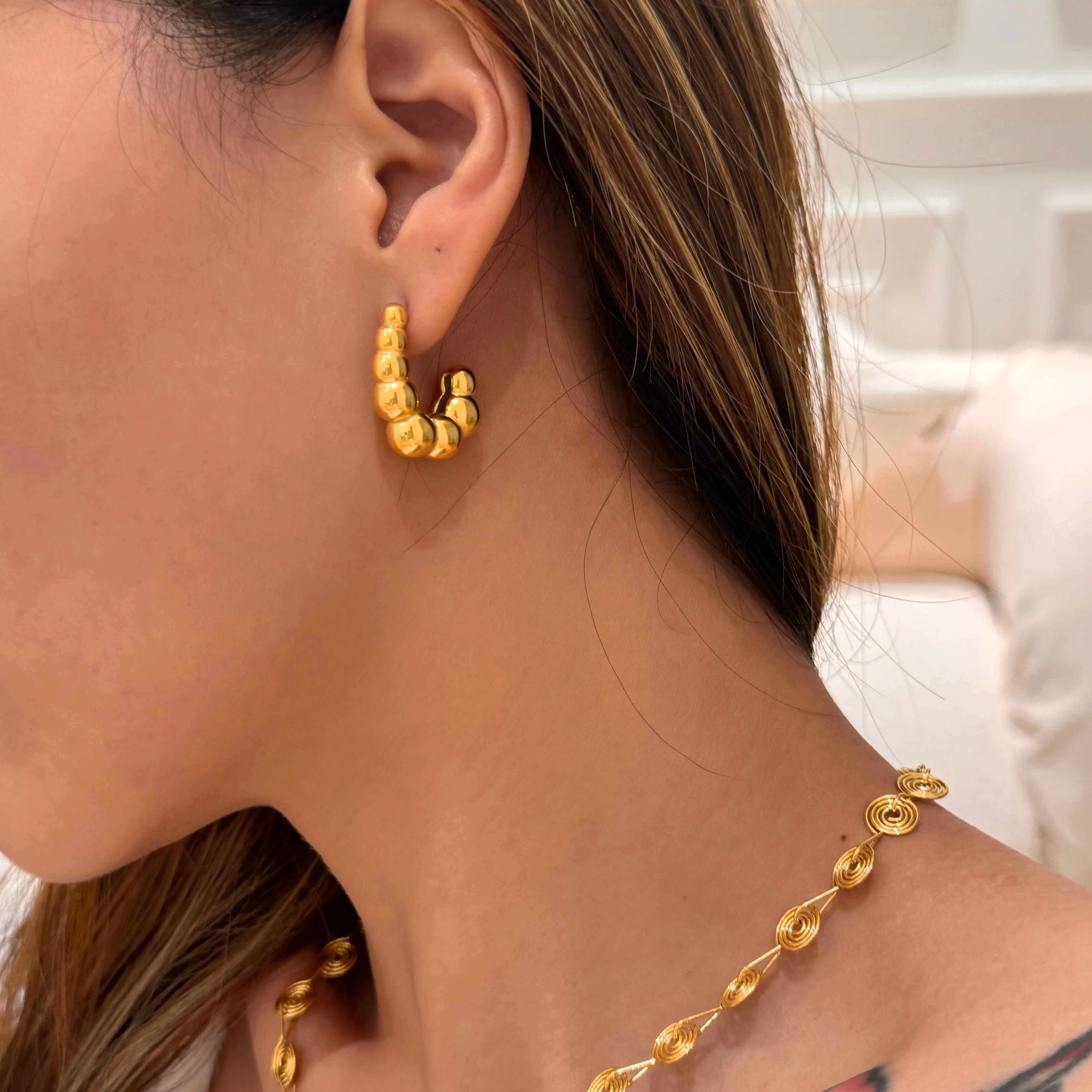 DASEIN New Stainless Steel Vintage Bead C Shape Earrings 18k Gold Plated Hypoallergenic Daily Jewelry for Women Gift
DASEIN New Stainless Steel Vintage Bead C Shape Earrings 18k Gold Plated Hypoallergenic Daily Jewelry for Women Gift