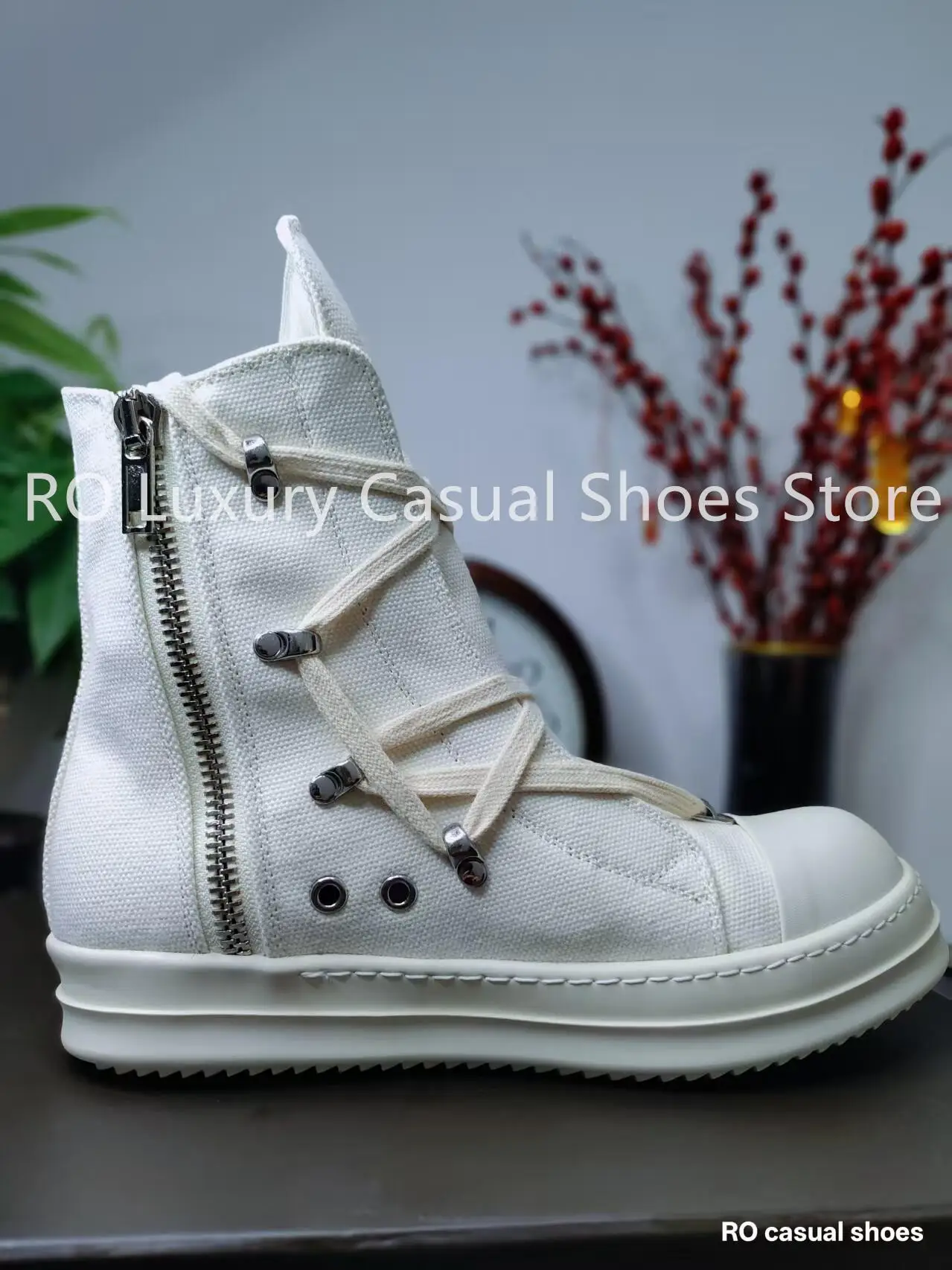 RO Luxury Designer Female Ankle Boots White Canvas Shoes Men's High-Top Sneakers Classic Pentagram Design Unisex Casual Shoes
RO Luxury Designer Female Ankle Boots White Canvas Shoes Men's High-Top Sneakers Classic Pentagram Design Unisex Casual Shoes