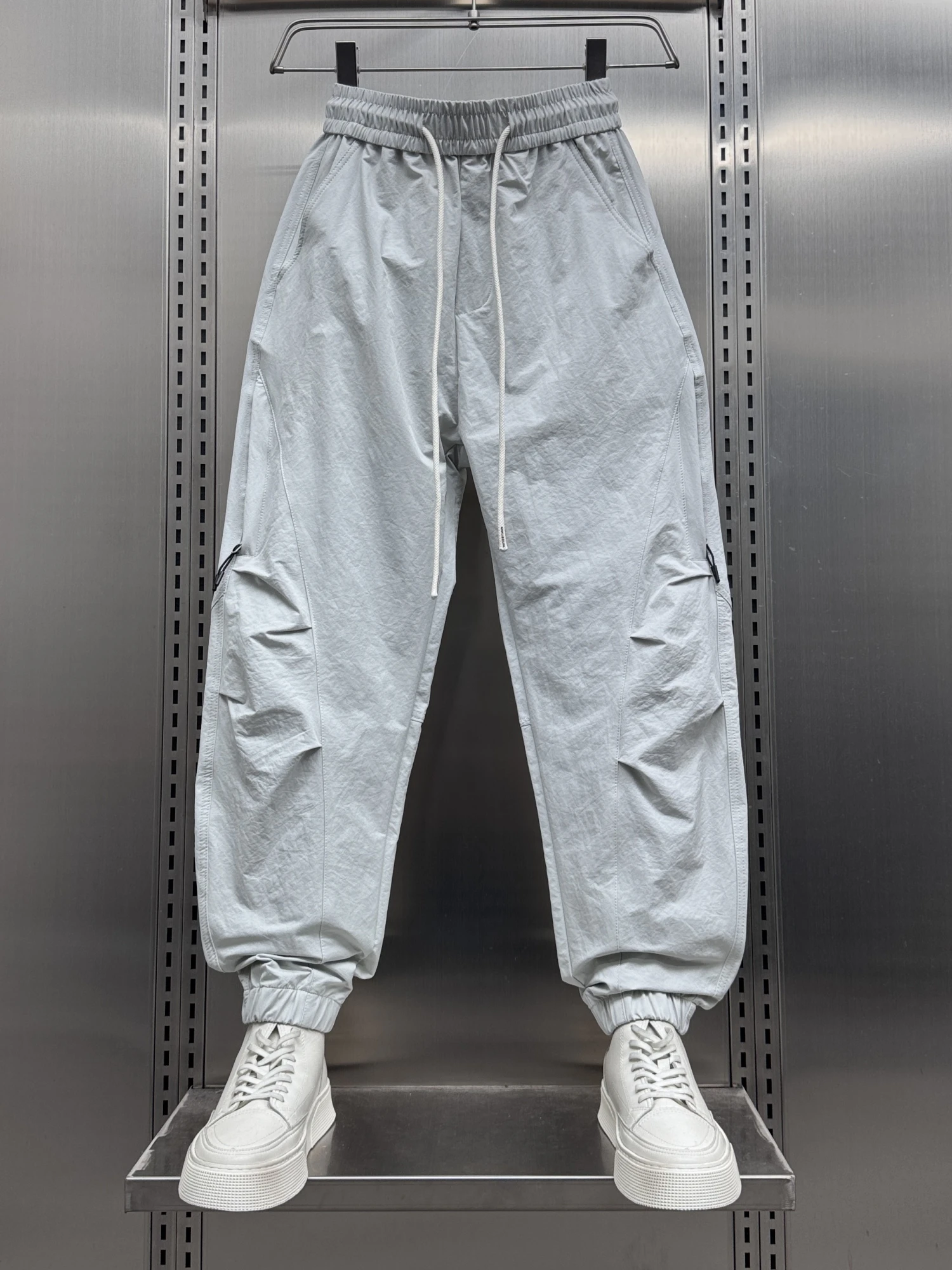 Новые летние мужские повседневные брюки: быстросохнущие, тонкие, дышащие, свободного кроя, прямые штанины, эластичный пояс, длинные брюки
Новые летние мужские повседневные брюки: быстросохнущие, тонкие, дышащие, свободного кроя, прямые штанины, эластичный пояс, длинные брюки