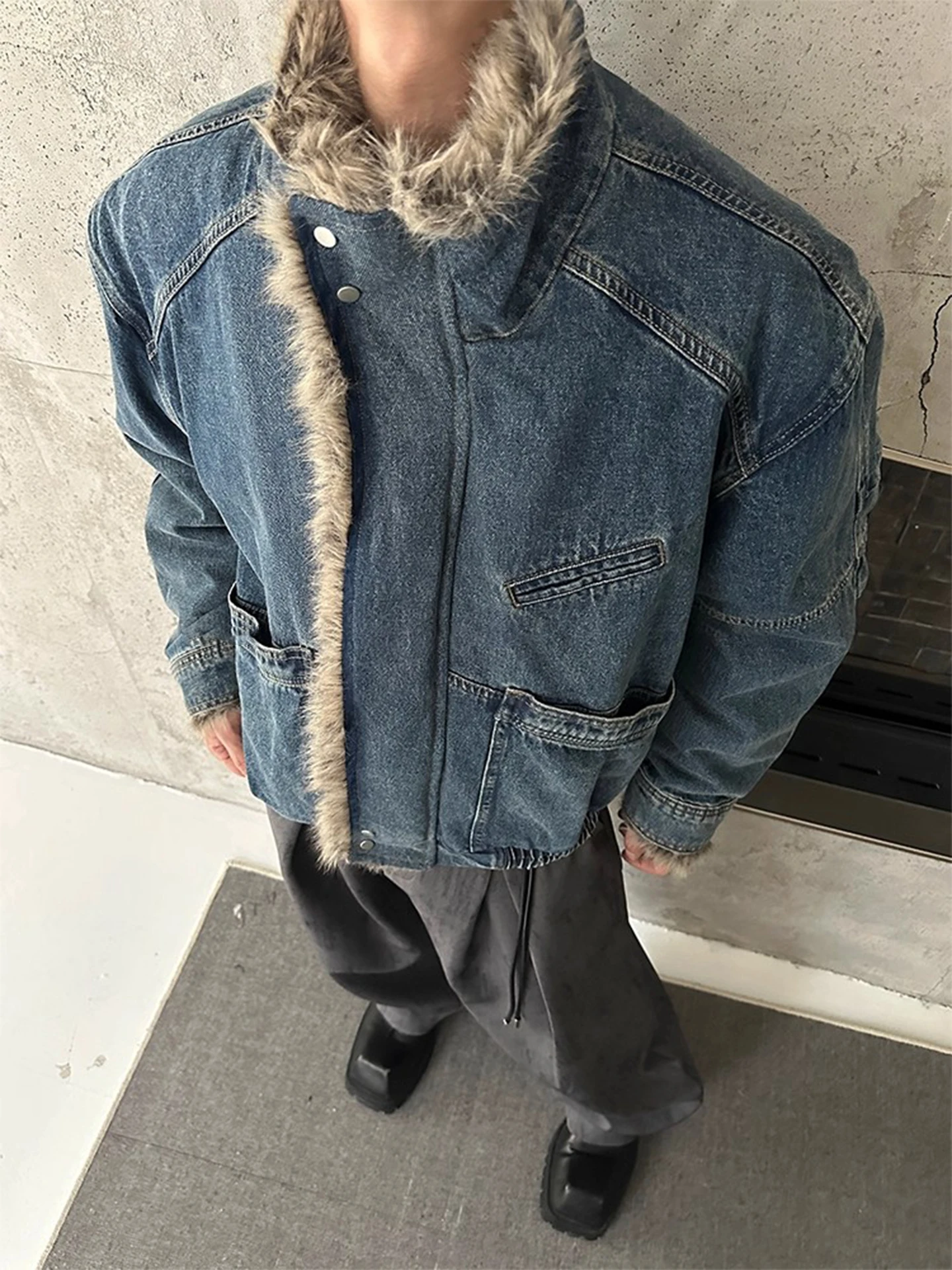 Мужское стеганое пальто из джинсовой ткани с узором совы в стиле ретро, теплая хлопковая куртка с меховым воротником на зиму
Мужское стеганое пальто из джинсовой ткани с узором совы в стиле ретро, теплая хлопковая куртка с меховым воротником на зиму