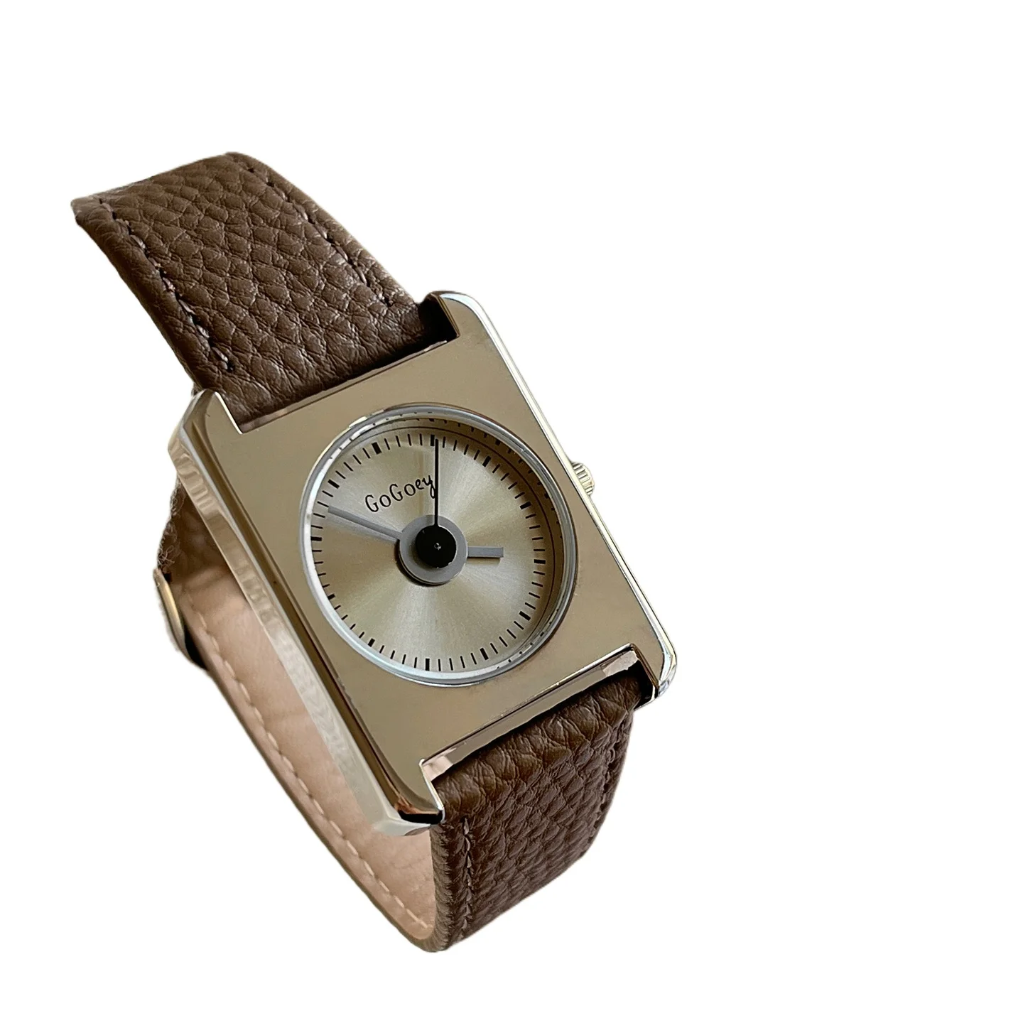 Высококачественные квадратные часы в нейтральном минималистском стиле, женские универсальные студенческие часы в стиле ретро с нишевым дизайном
Высококачественные квадратные часы в нейтральном минималистском стиле, женские универсальные студенческие часы в стиле ретро с нишевым дизайном