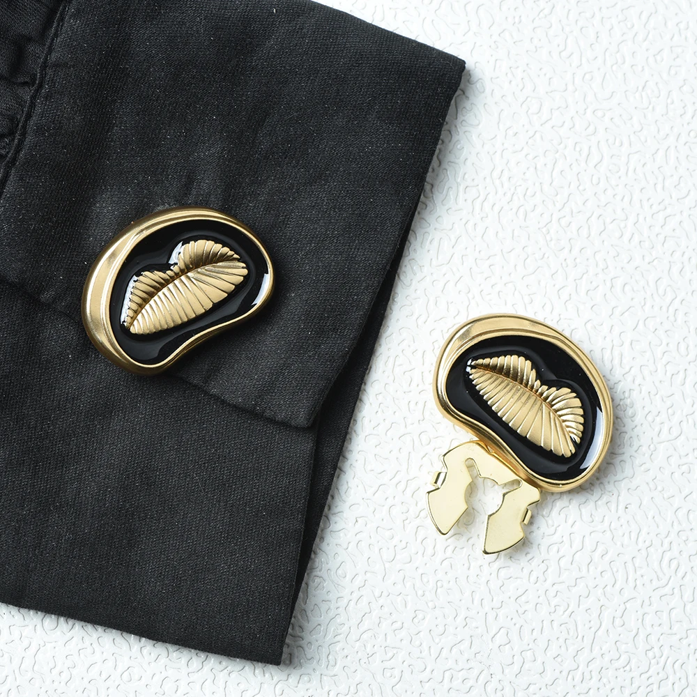 ICEYY Enamel Lips Eye Shirt Button Cover Metal Cufflinks fashion Clothing Decoration buttons Suit Accessories Holiday Gifts
ICEYY Enamel Lips Eye Shirt Button Cover Metal Cufflinks fashion Clothing Decoration buttons Suit Accessories Holiday Gifts