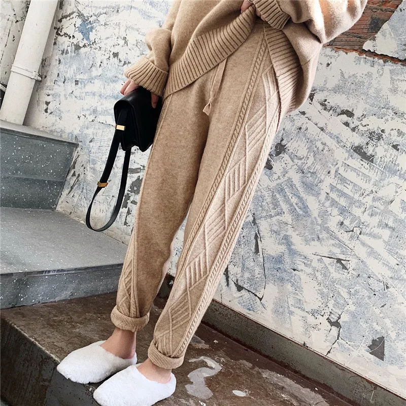Autumn Winter Thiened Loose Elastic Waist Thin Twist Pants Women's Casual Long Pants Comfortable Stretchy Leggings
Autumn Winter Thiened Loose Elastic Waist Thin Twist Pants Women's Casual Long Pants Comfortable Stretchy Leggings