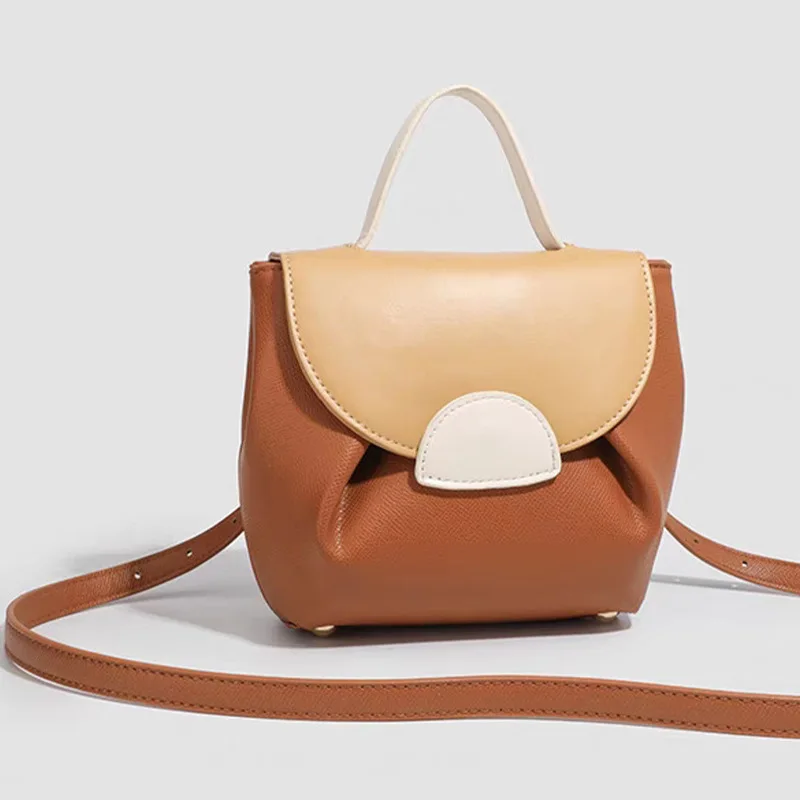 French Minimalist Handbag Shoulder Crossbody Bag Women's Purse High Quality Smiley Pig Design Commuter Versatile Stylish Bag
French Minimalist Handbag Shoulder Crossbody Bag Women's Purse High Quality Smiley Pig Design Commuter Versatile Stylish Bag
